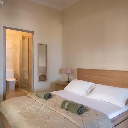 Апартаменти Andys House *