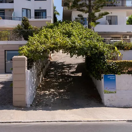 Апартаменты Andys House